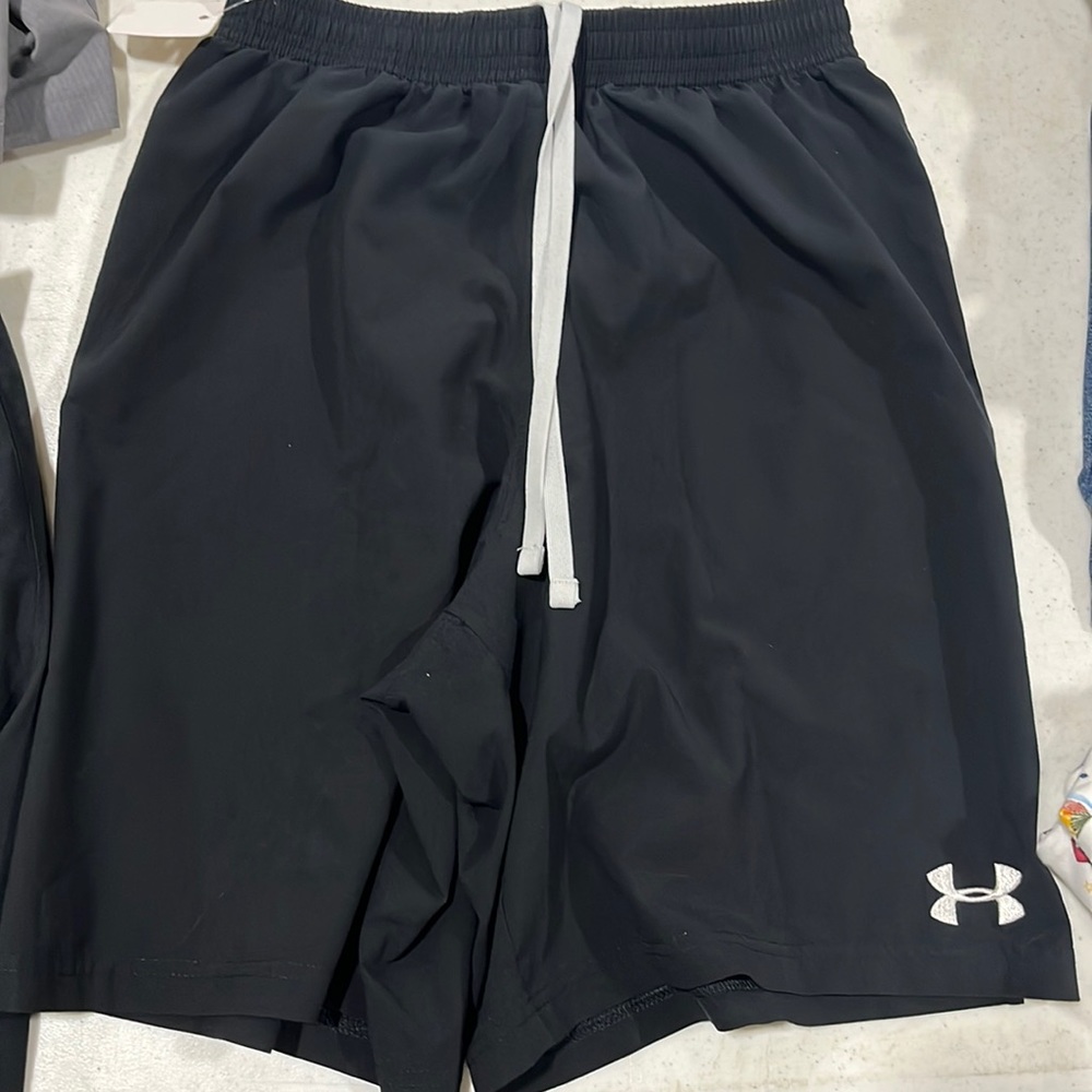 Under Armour black shorts